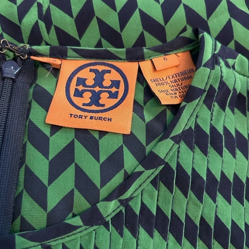 Tory Burch 100% silk Green and Black Sleeveless Top